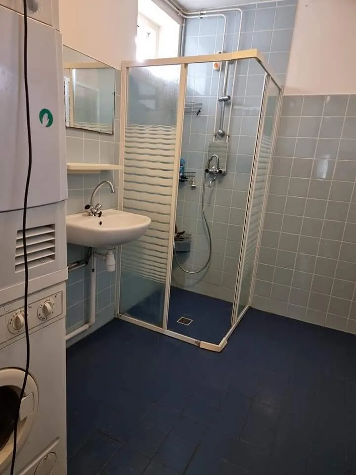 Een schone sanitaire ruimte